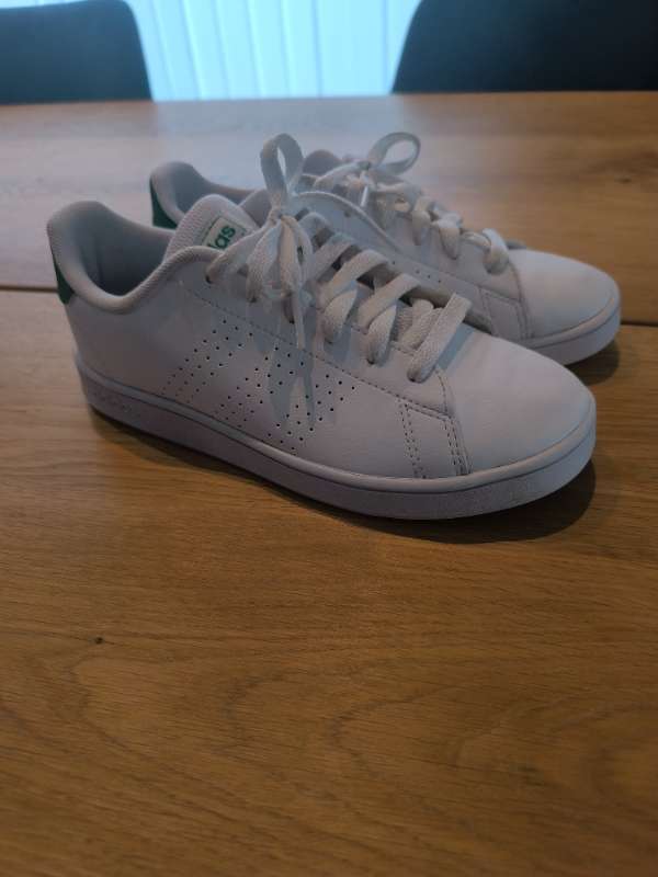 Adidas skór St 35.5