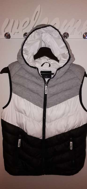 FB SISTER HOODED VEST