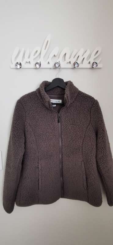 AMAZON ESSENTIALS SWEATSHIRT