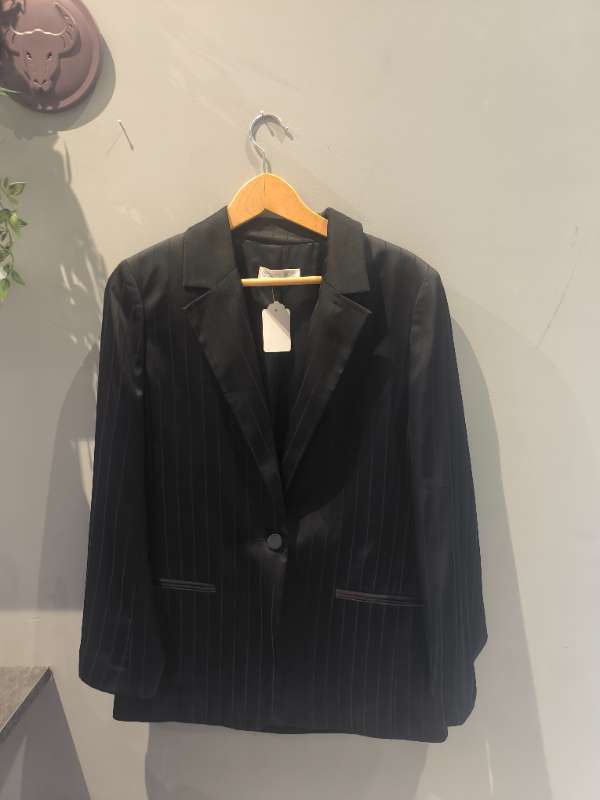 Svartur blazer St 36