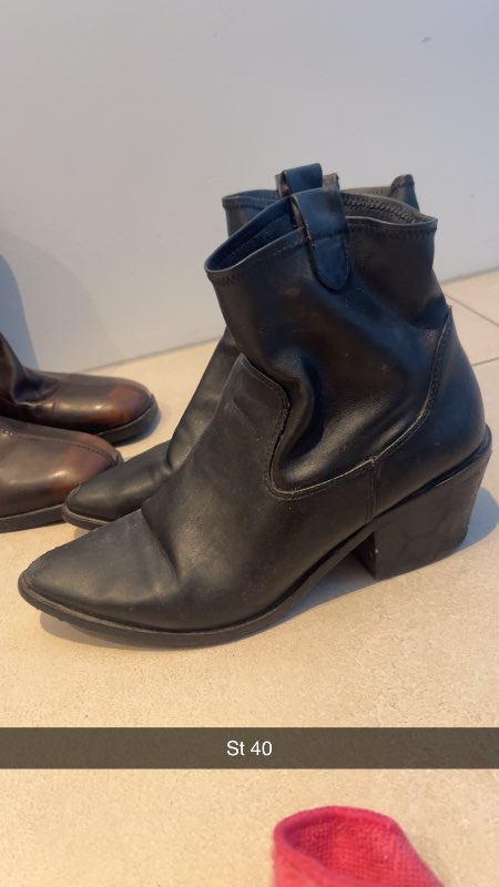 Svartir kúreka hælar