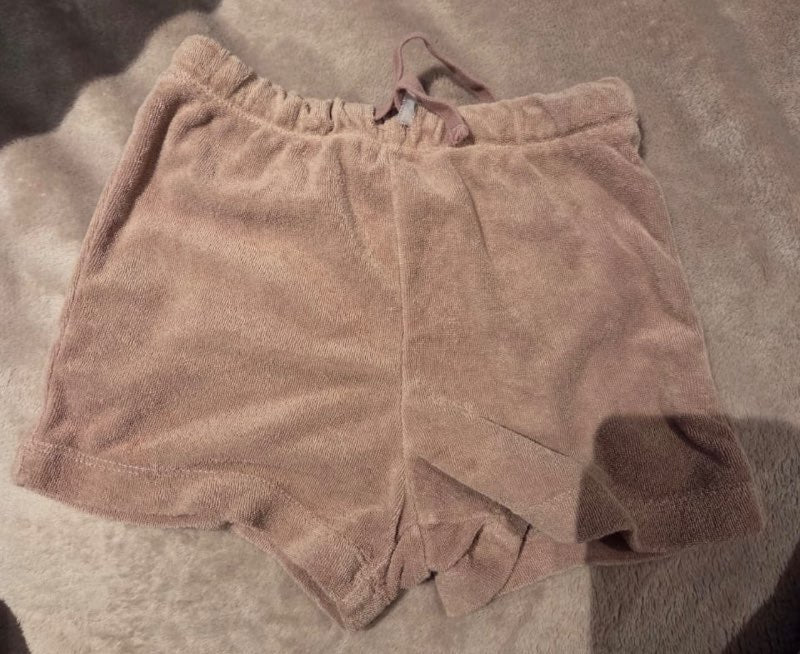 H&M beige shorts