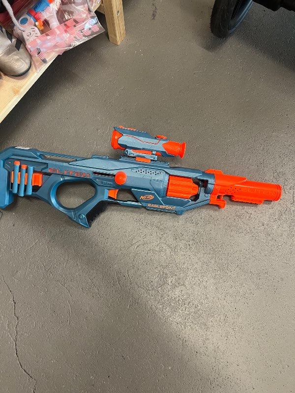 Nerf byssa stór