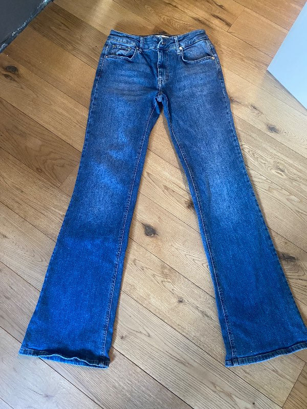 Bootcut midrise blàar gallabuxur - IVY