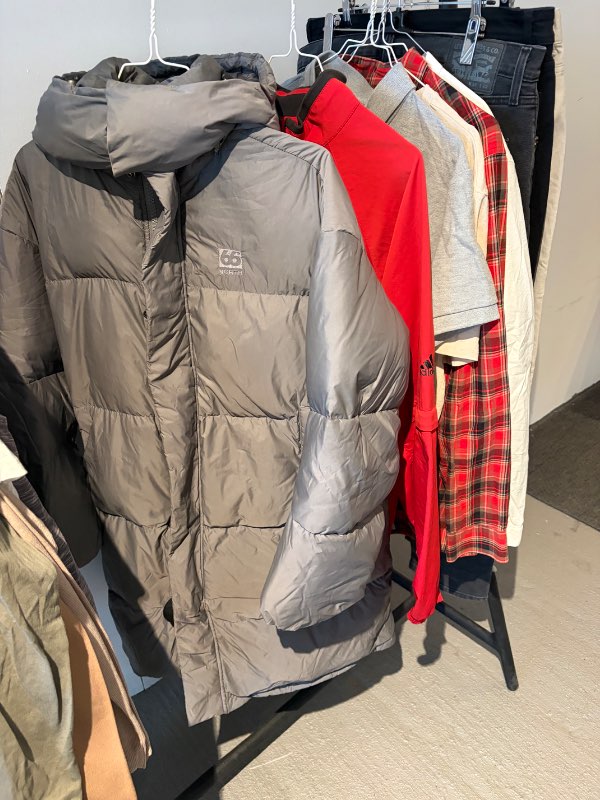 66 Dyngja úlpa lítið notuð limited edition