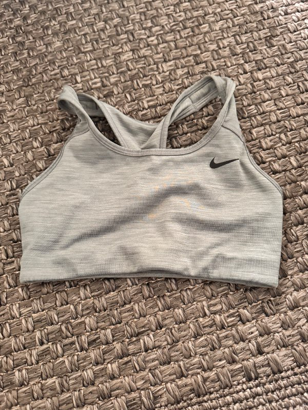 Grár nike toppur