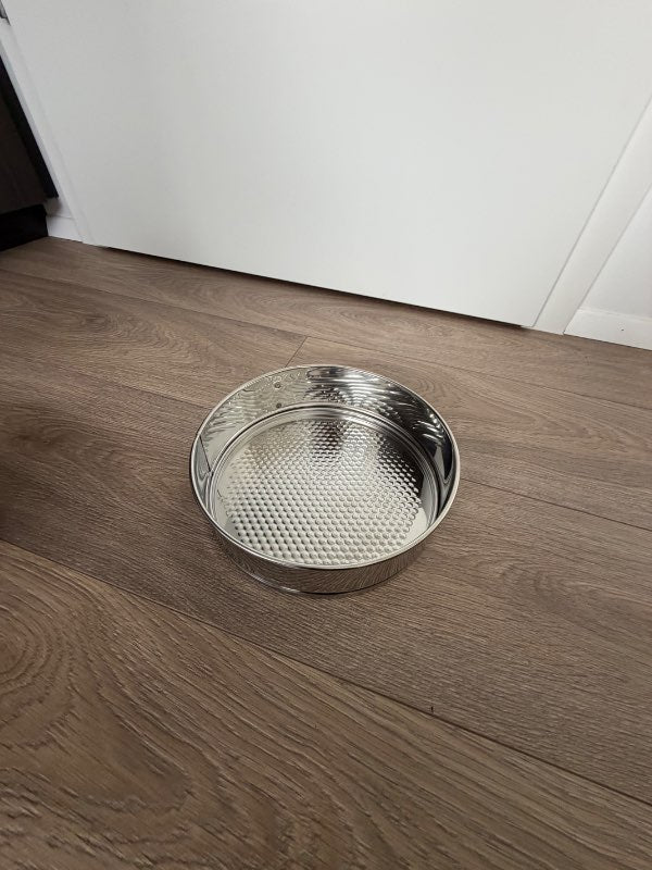 Form cake pan