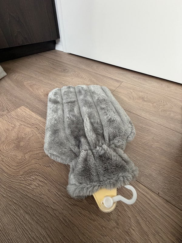 Hot water bottle