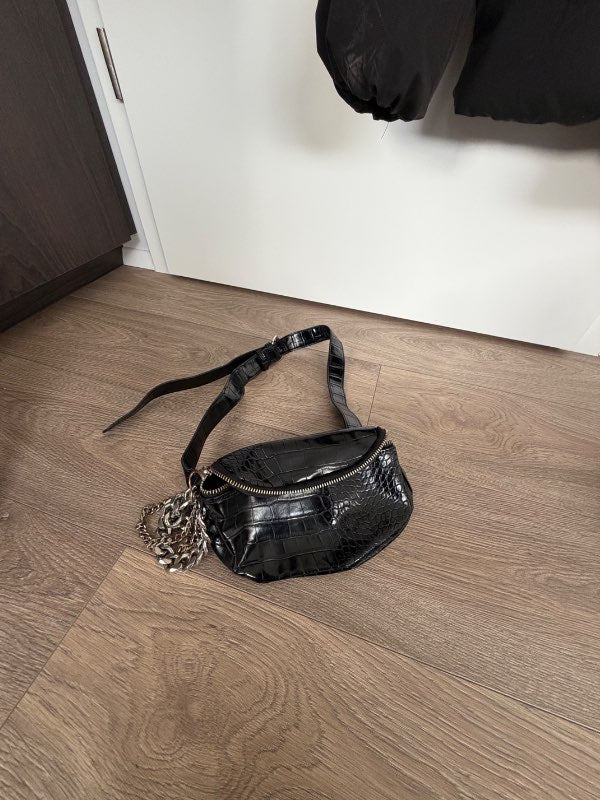 Black belt bag