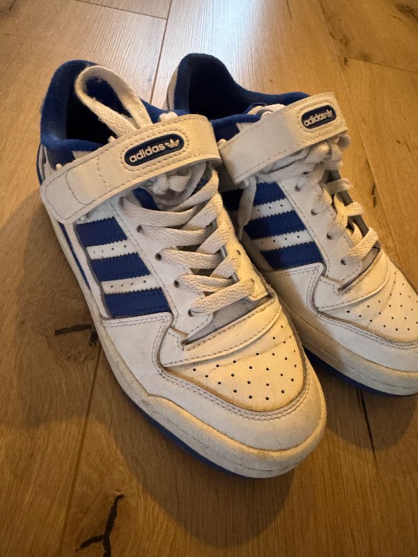 Adidas Forum, hvítir og bláir