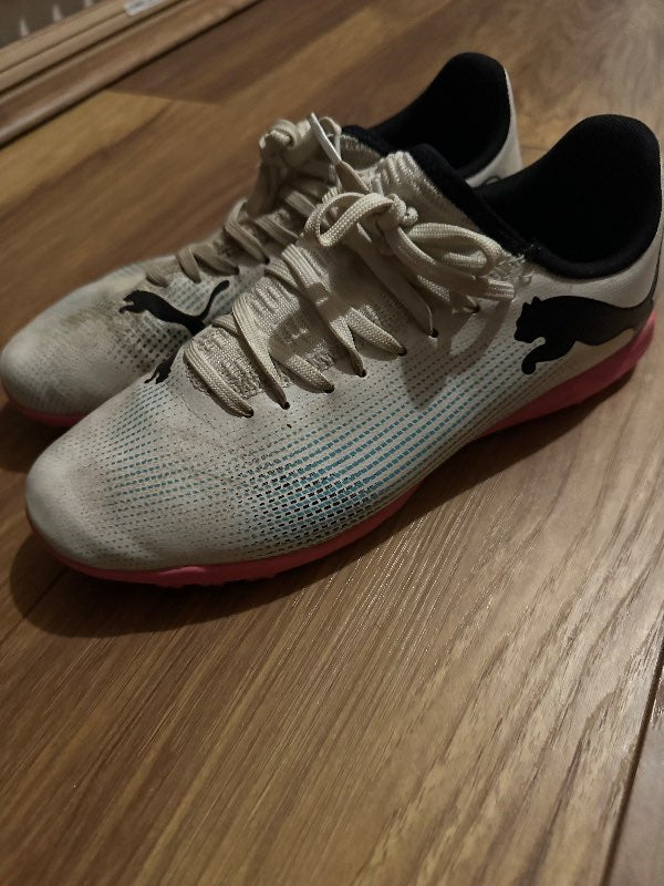 Puma gervigrasskór
