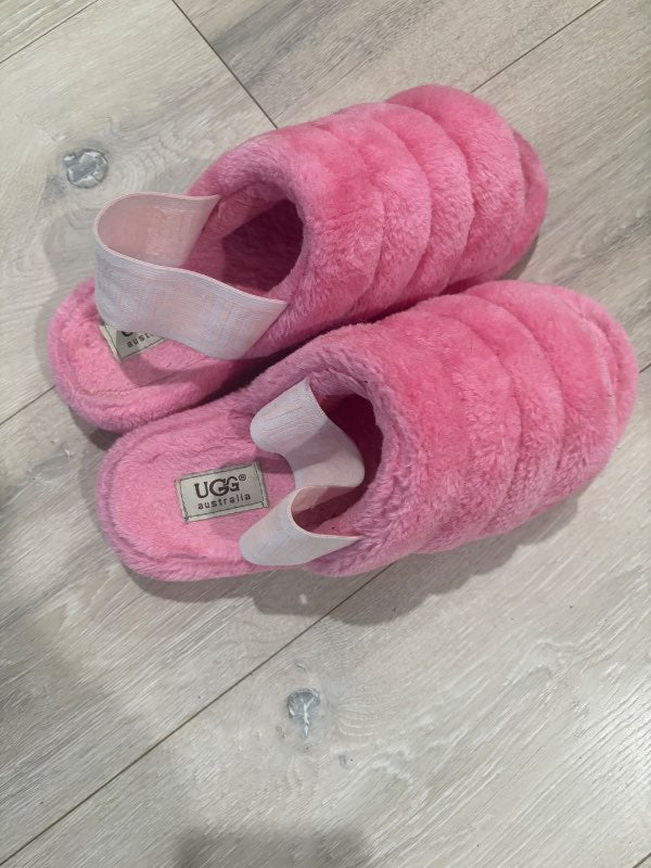 Bleik skór uggs