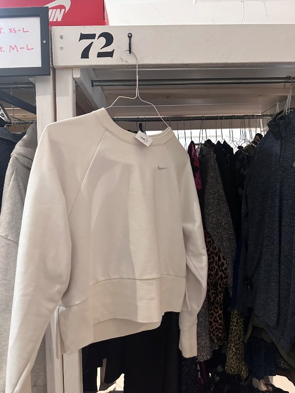 Nike cropped peysa hvít