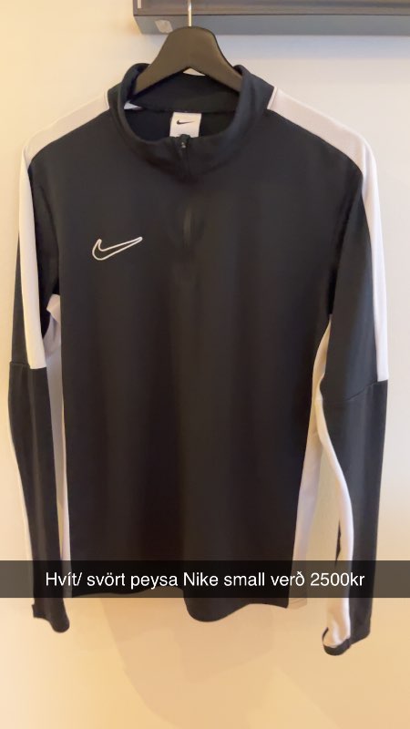 Nike hvítt/svört peysa