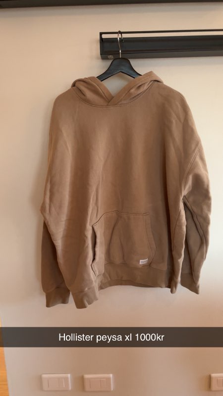 Hollister peysa