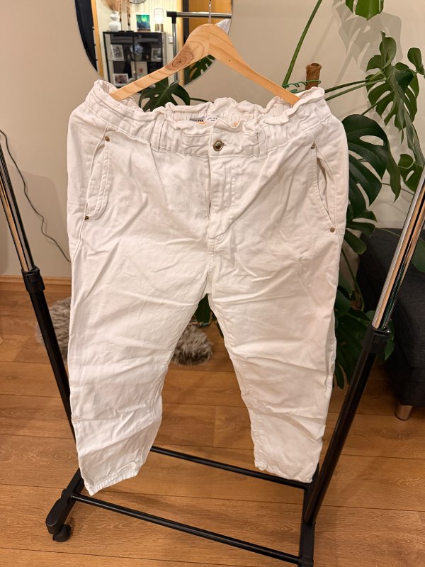 Hvítar gallabuxurzara