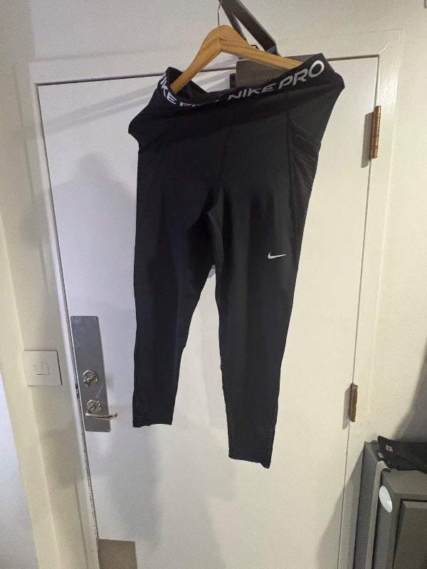 Nike pro