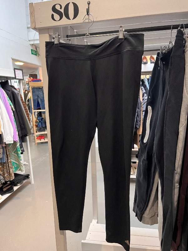 Æfingabuxur Adidas