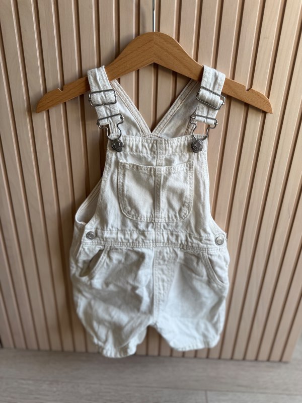 Zara hvítar stuttar smekkbuxur