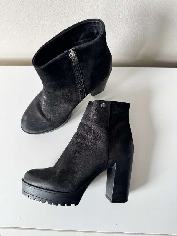 Bravelli Black Boots Suede
