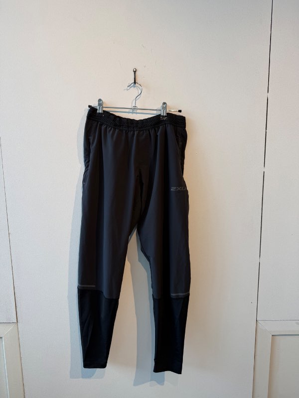 2XU buxur