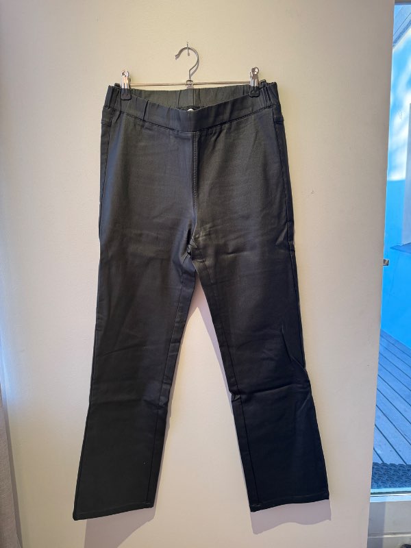 Svartar pleður buxur ökklasídd