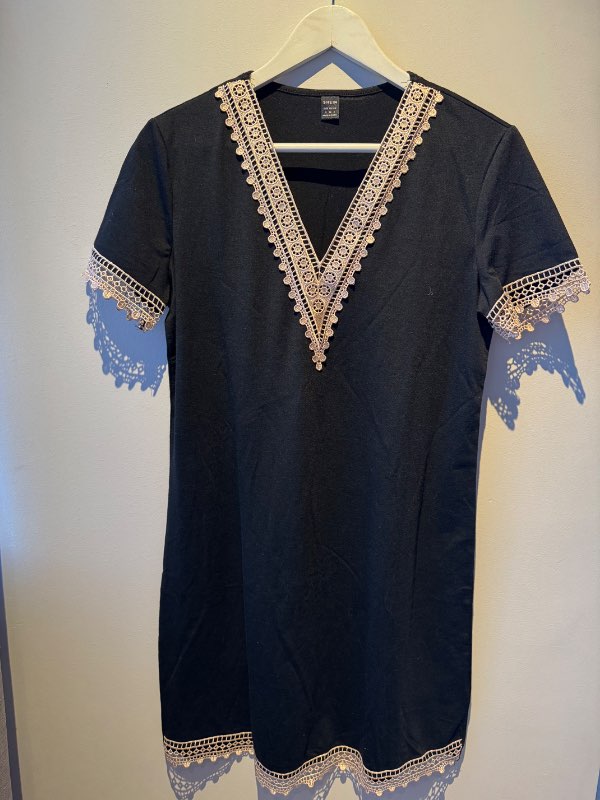 Svartur strandkjóll