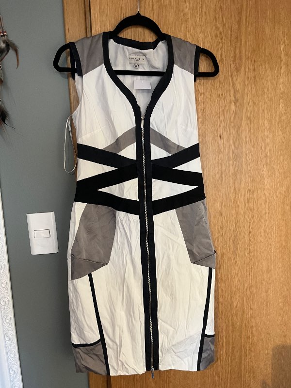 V.Kjóll Karen Millen