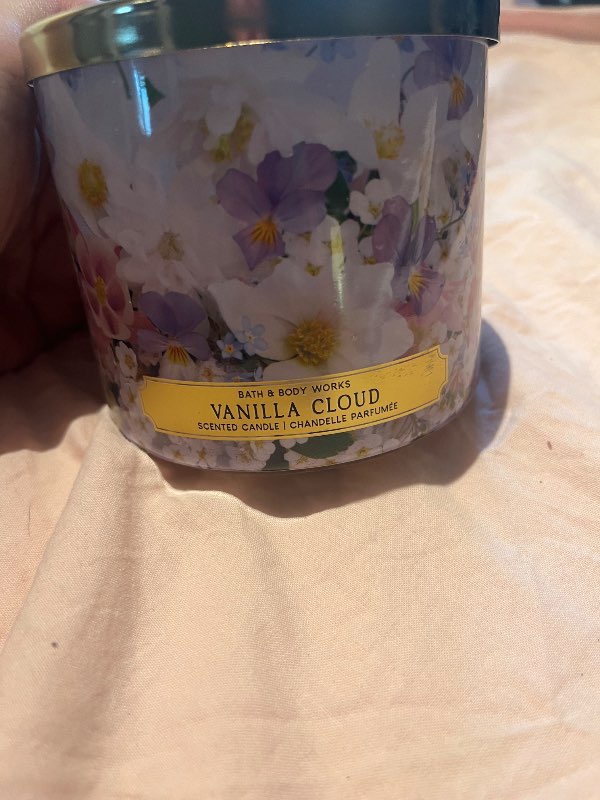 V.Vanilla Cloud kertiBath/Body
