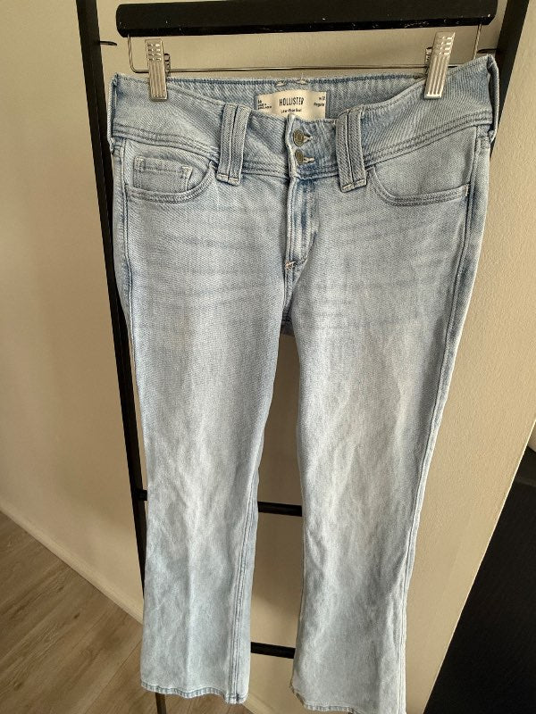 Hollister women’s jeans