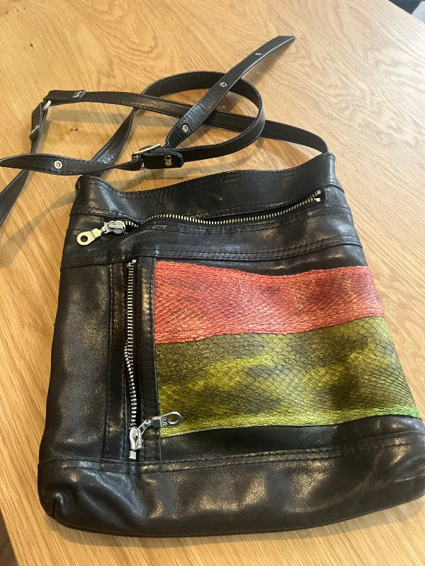 B.Leðurveski með roði