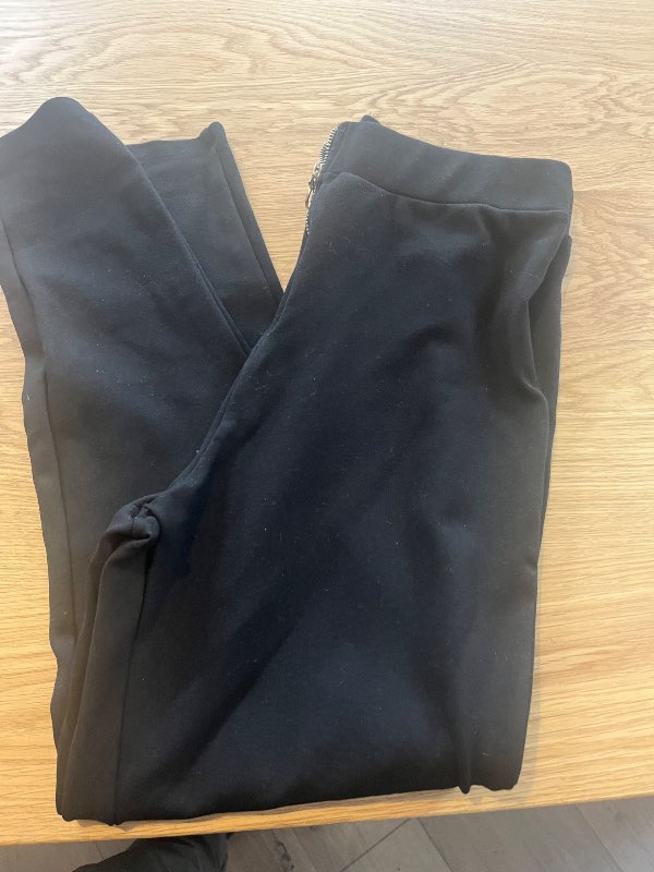 B.Svartar þykkar leggings