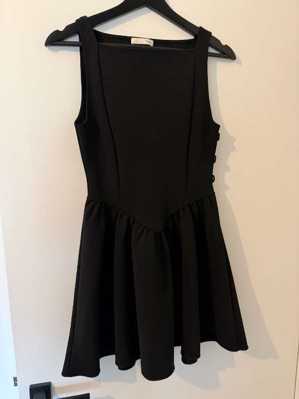 Zara svartur peplum kjóll