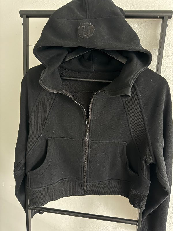 LULULEMON black zip-up hooded sweatshirt