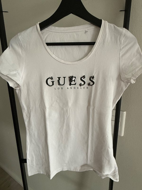 GUESS white T-shirt black logo