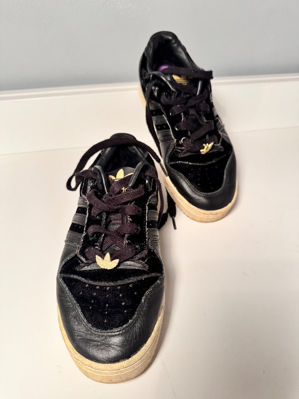 Adidas rivalry low blackvelvet