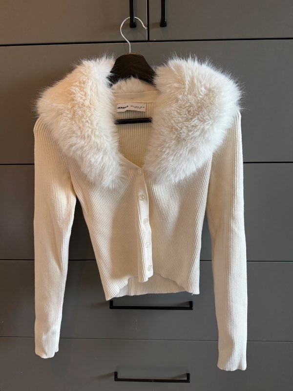 Bershka golla m. loði
