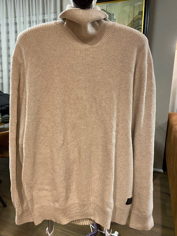 H& sweater cream