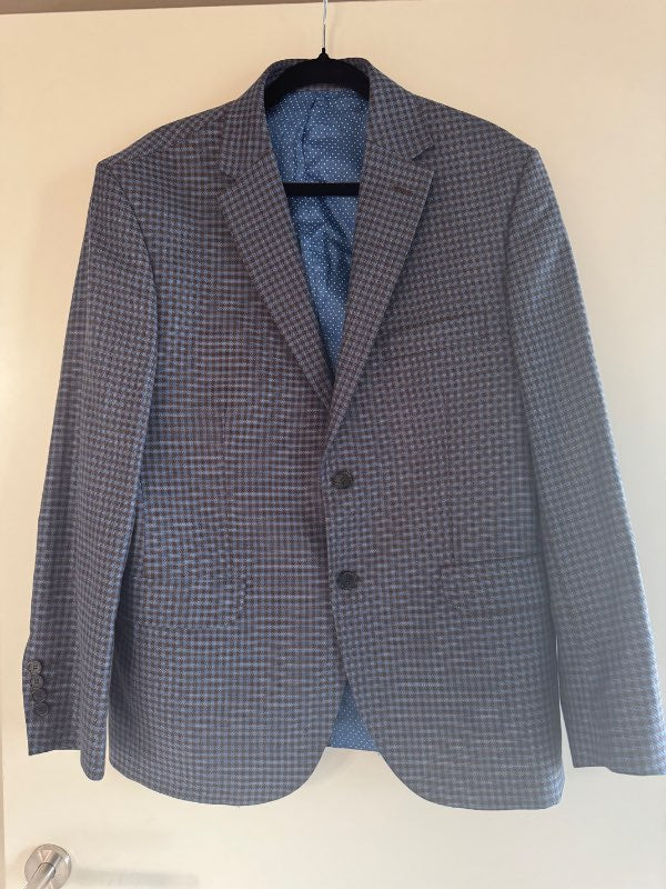 Brúnn og blár blazer
