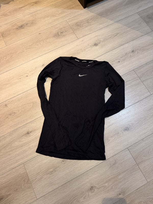 Nike svört síðerma