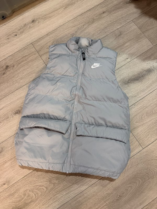 Nike vesti grátt