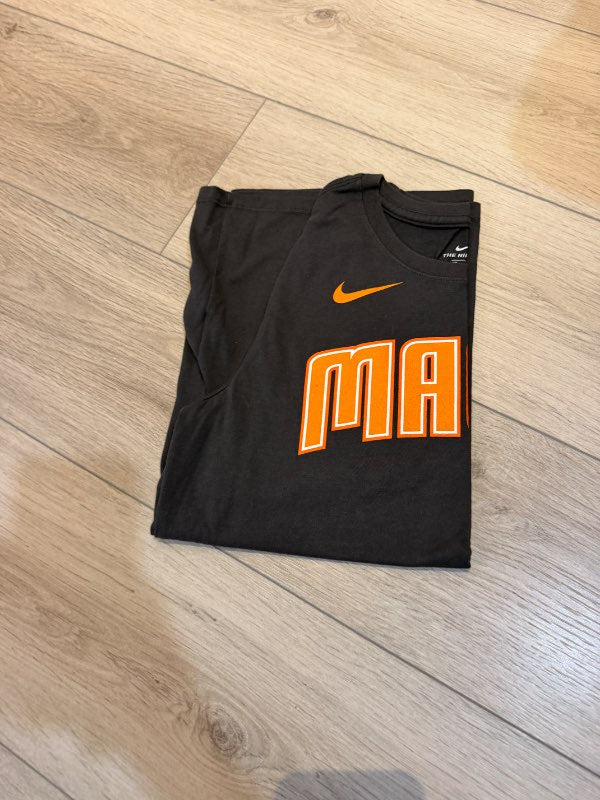 Grár nike magic bolur