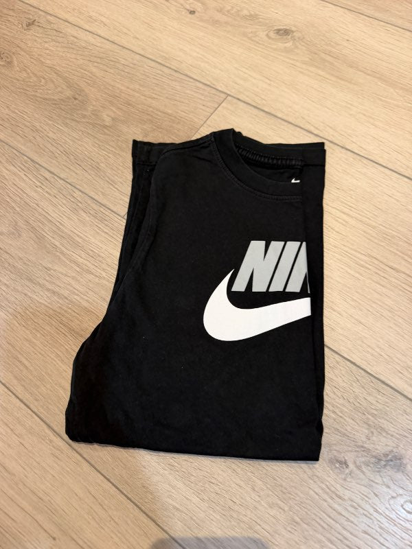 Svartur nike bolur