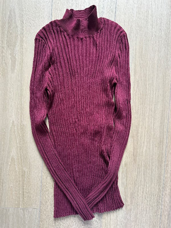 Burgundy shirt 16