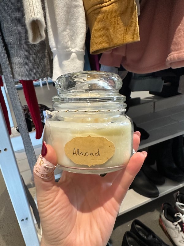 Almond candle