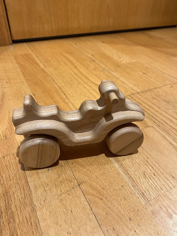 Mótorhjól úr tré