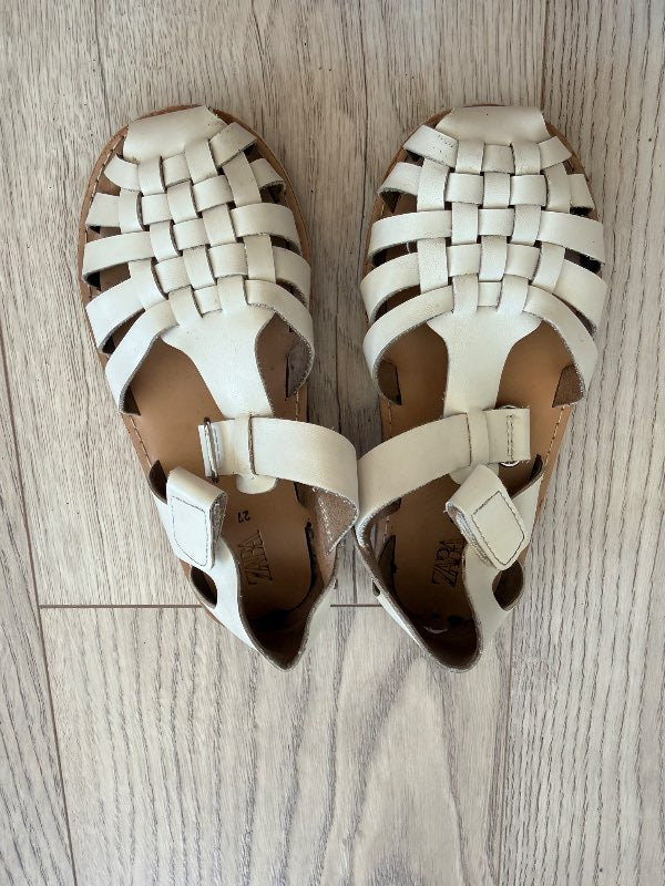 Zara sandalar 27