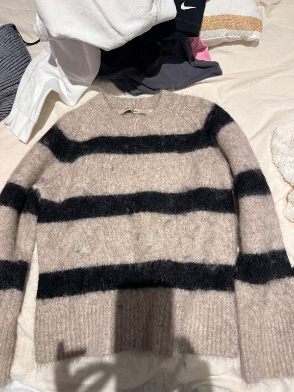 Knit peysa