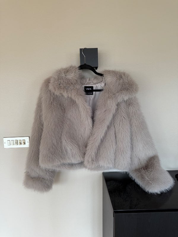 Zara pels
