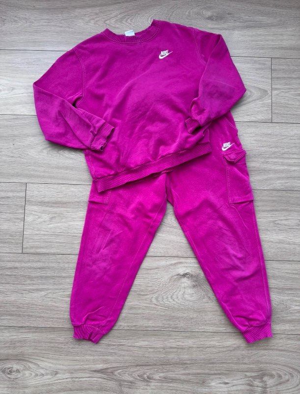 Bleikur jogginggalli